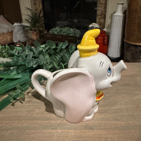 Vintage 1990s Walt Disney DUMBO Ceramic Pitcher Water /Milk Teapot - Picture 3 of 7
